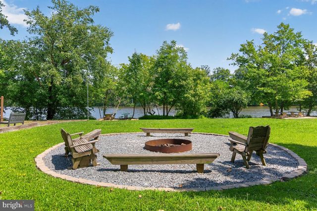 6273 OCCOQUAN FOREST DR, Manassas, VA 20112