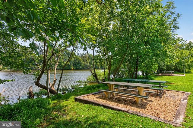 6273 OCCOQUAN FOREST DR, Manassas, VA 20112