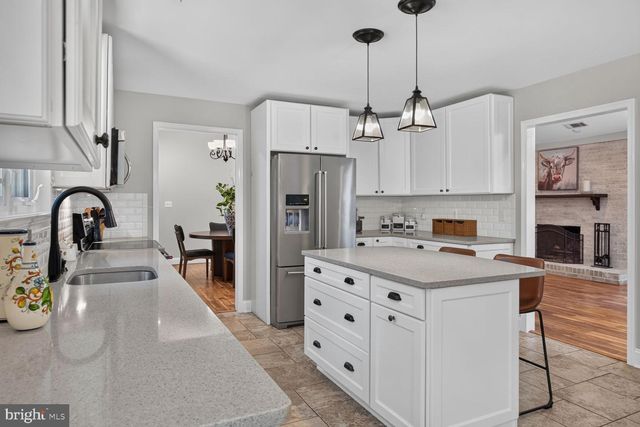 6273 OCCOQUAN FOREST DR, Manassas, VA 20112
