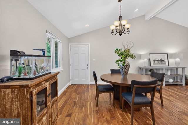 6273 OCCOQUAN FOREST DR, Manassas, VA 20112