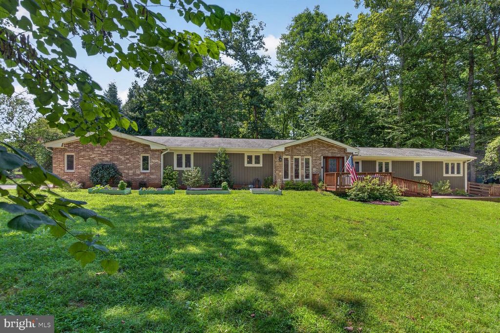 6273 OCCOQUAN FOREST DR, Manassas, VA 20112