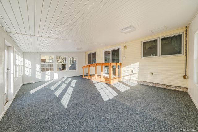 139 Tarpon Avenue, Medford, NY 11763