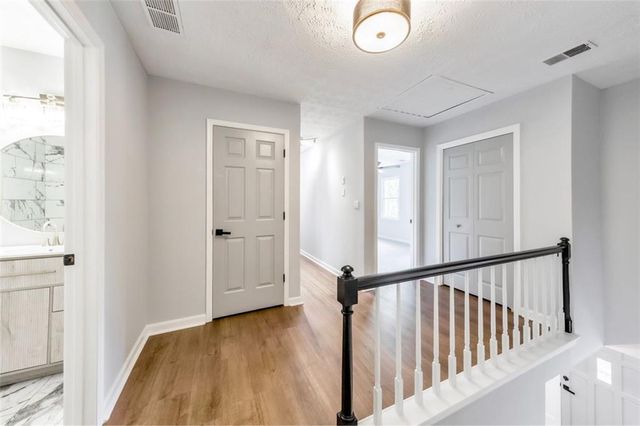 4929 Willow Creek Drive, Woodstock, GA 30188