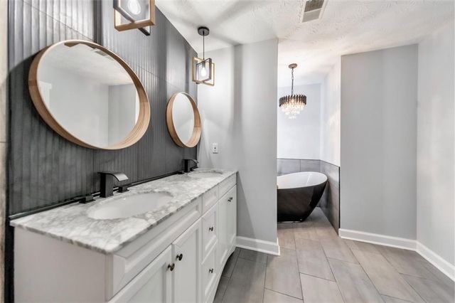4929 Willow Creek Drive, Woodstock, GA 30188