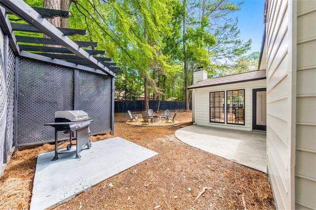 4929 Willow Creek Drive, Woodstock, GA 30188