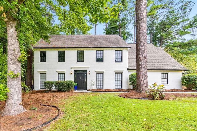 4929 Willow Creek Drive, Woodstock, GA 30188