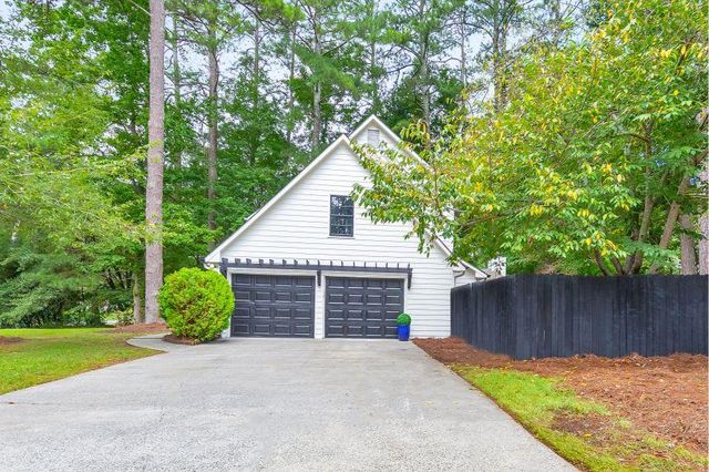 4929 Willow Creek Drive, Woodstock, GA 30188