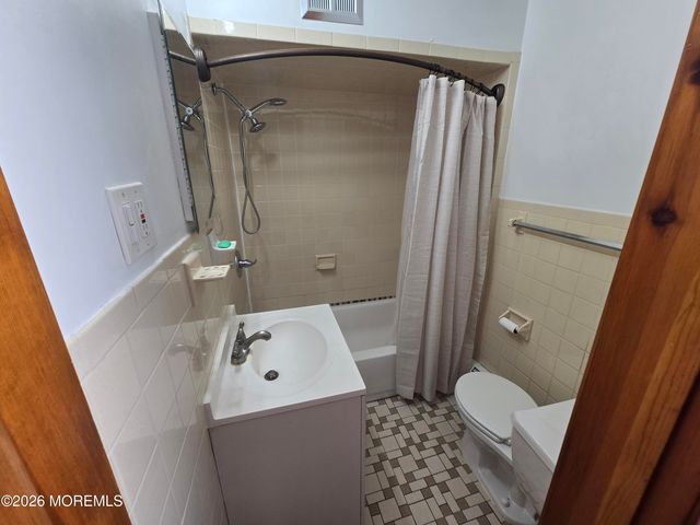 162 Kearny Avenue 4, Kearny, NJ 07032