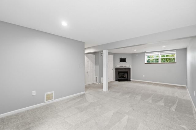 6940 Churchill Downs Drive, 40, New Albany, OH 43054
