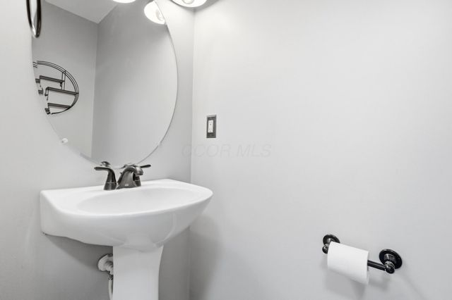 6940 Churchill Downs Drive, 40, New Albany, OH 43054