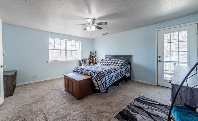 8551 Athens Lane, Fayetteville, AR 72704