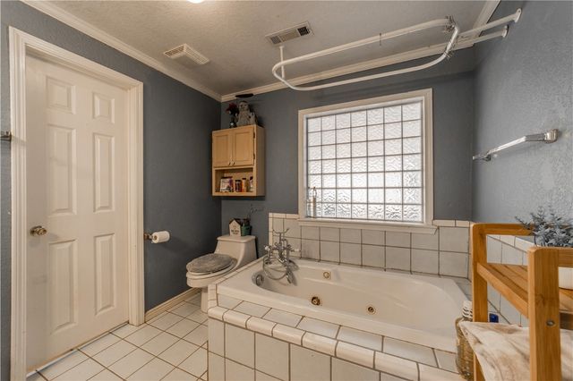 8551 Athens Lane, Fayetteville, AR 72704