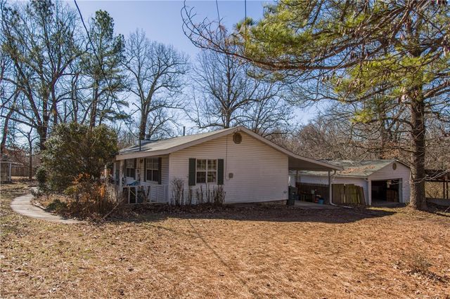 8551 Athens Lane, Fayetteville, AR 72704