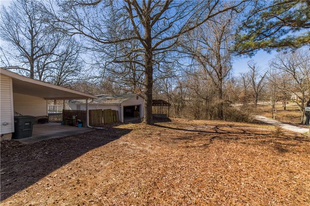 8551 Athens Lane, Fayetteville, AR 72704