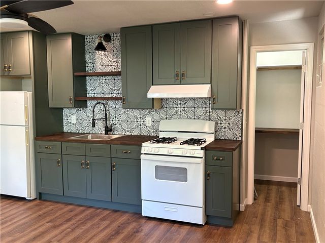 101 S West Avenue A2, Fayetteville, AR 72701