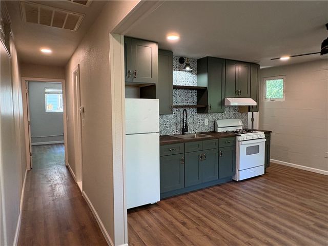 101 S West Avenue A2, Fayetteville, AR 72701