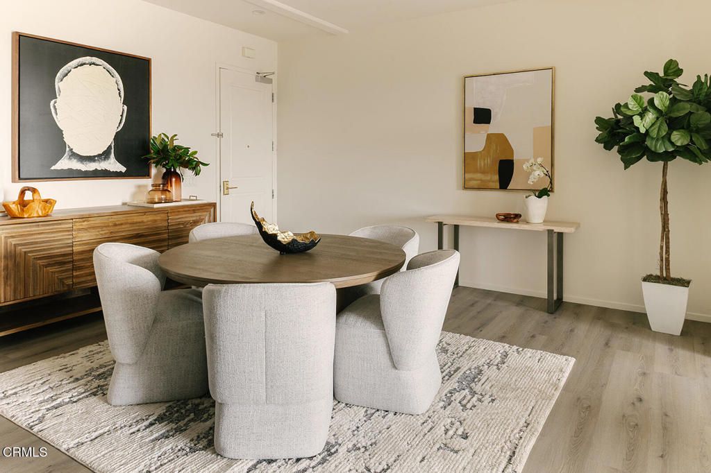 Image 25 of property listing at 124 W Colorado Street 301, Glendale, CA 91204