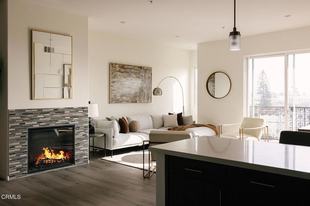 Image 31 of property listing at 124 W Colorado Street 301, Glendale, CA 91204