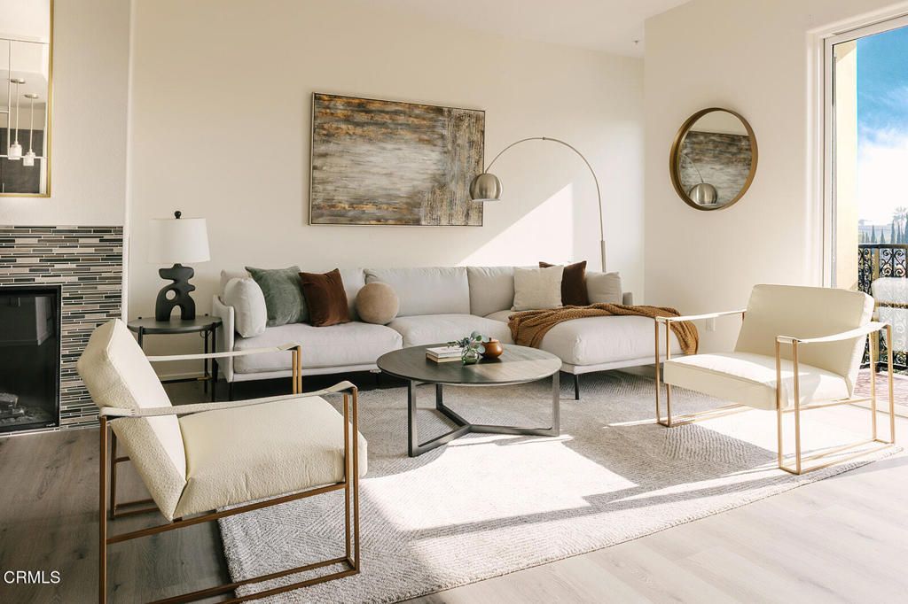 Image 33 of property listing at 124 W Colorado Street 301, Glendale, CA 91204