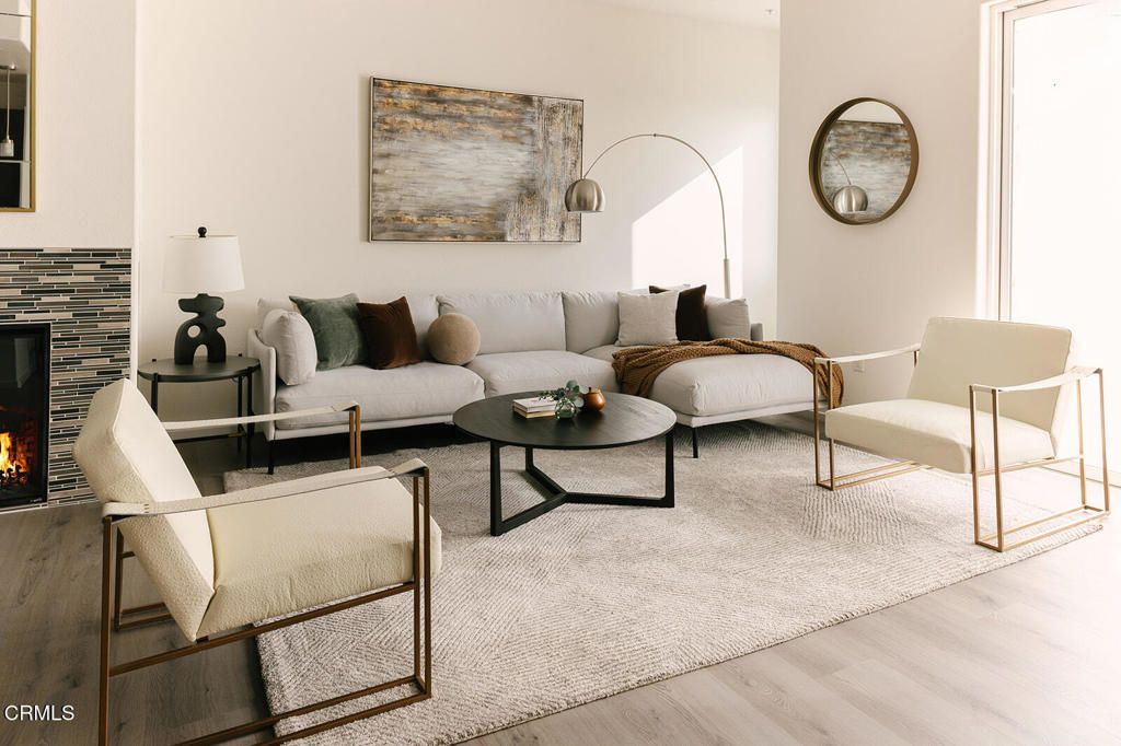 Image 44 of property listing at 124 W Colorado Street 301, Glendale, CA 91204