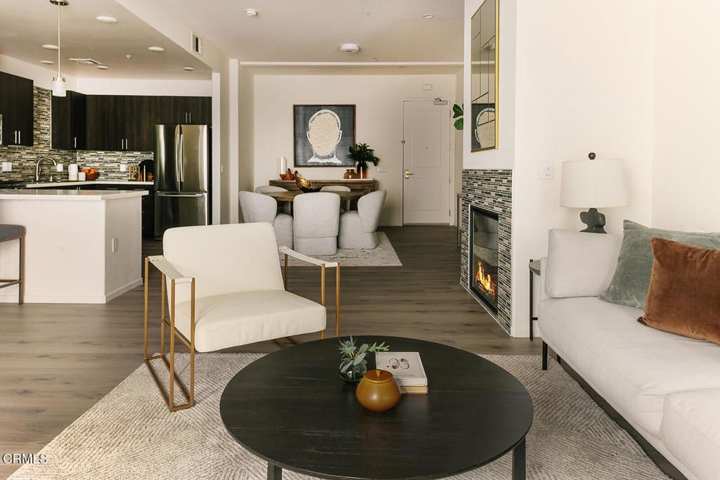 Image 46 of property listing at 124 W Colorado Street 301, Glendale, CA 91204