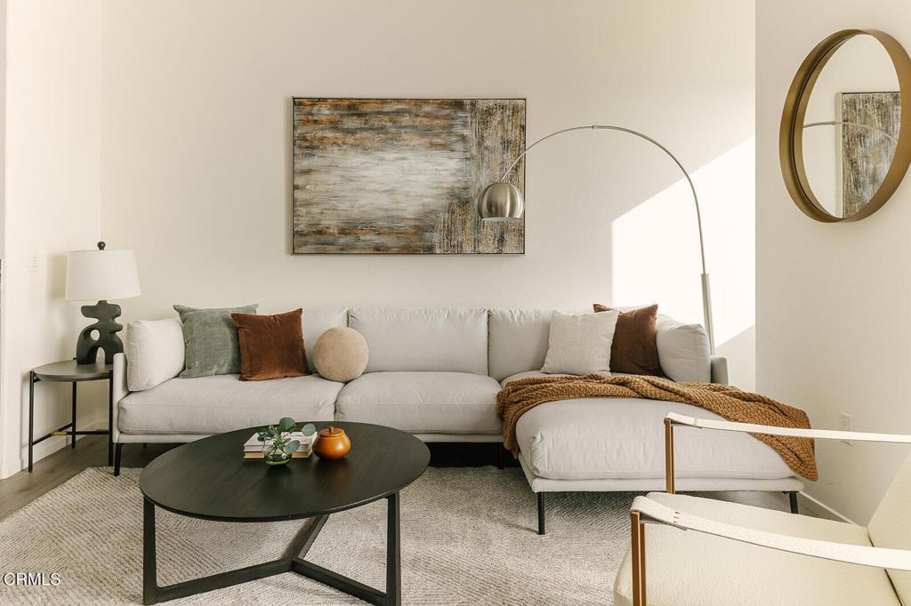 Image 49 of property listing at 124 W Colorado Street 301, Glendale, CA 91204