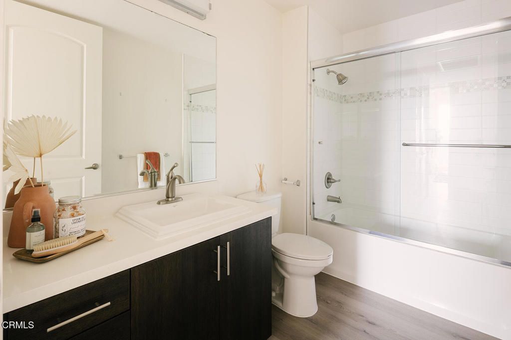 Image 62 of property listing at 124 W Colorado Street 301, Glendale, CA 91204