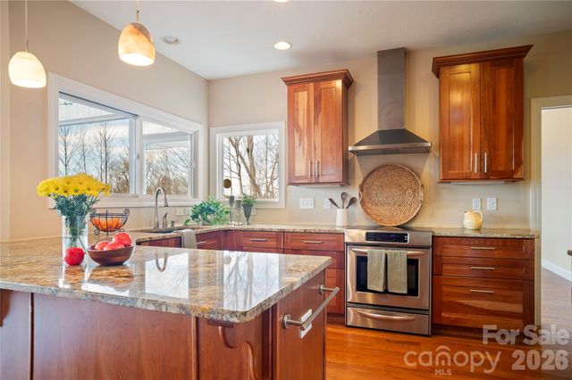 84 Deep Valley Lane, Hendersonville, NC 28791