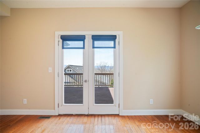 84 Deep Valley Lane, Hendersonville, NC 28791