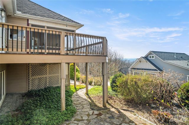 84 Deep Valley Lane, Hendersonville, NC 28791