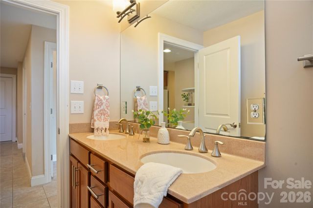 84 Deep Valley Lane, Hendersonville, NC 28791