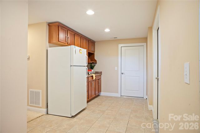 84 Deep Valley Lane, Hendersonville, NC 28791