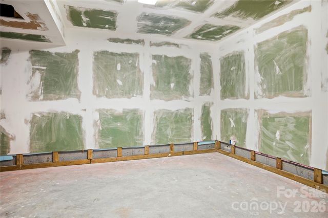 84 Deep Valley Lane, Hendersonville, NC 28791