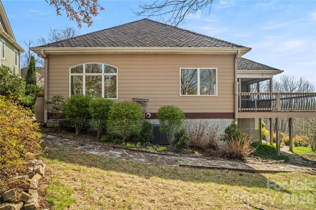 84 Deep Valley Lane, Hendersonville, NC 28791