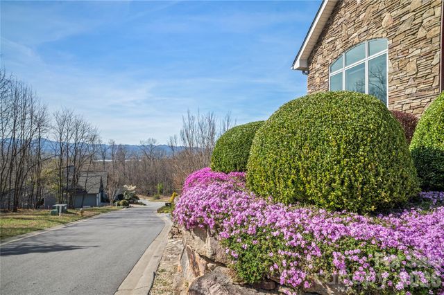 84 Deep Valley Lane, Hendersonville, NC 28791