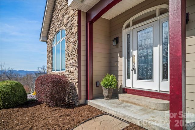 84 Deep Valley Lane, Hendersonville, NC 28791