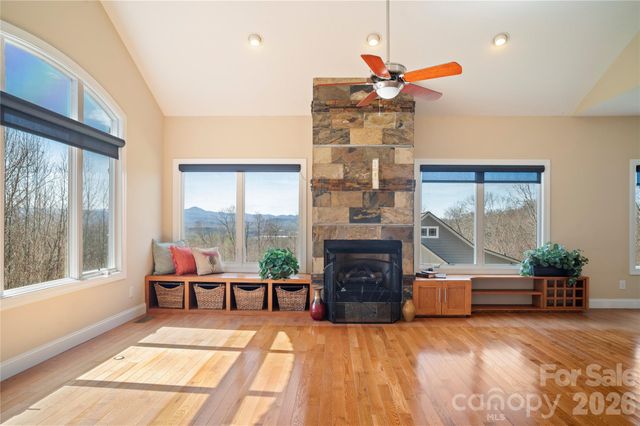 84 Deep Valley Lane, Hendersonville, NC 28791