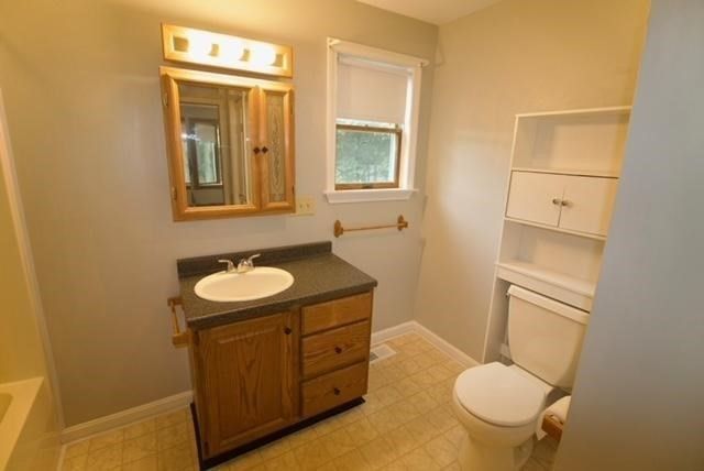 21 Pleasant St B, Merrimac, MA 01860