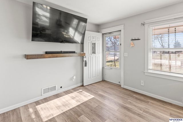 6118 Patterson Street, Omaha, NE 68117