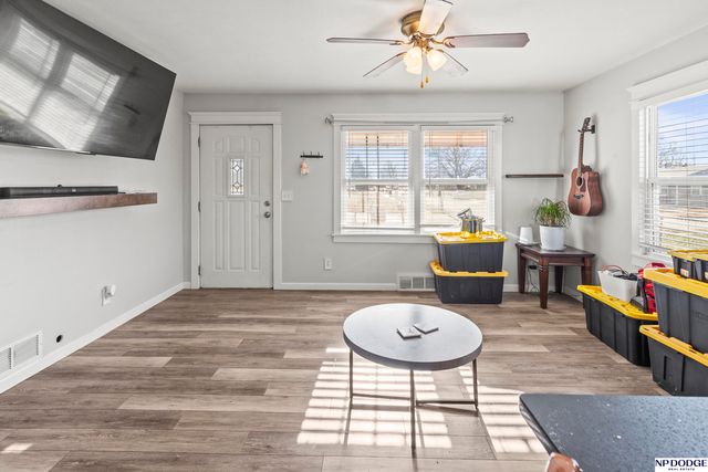 6118 Patterson Street, Omaha, NE 68117