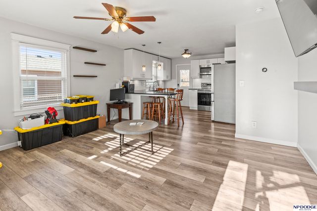 6118 Patterson Street, Omaha, NE 68117