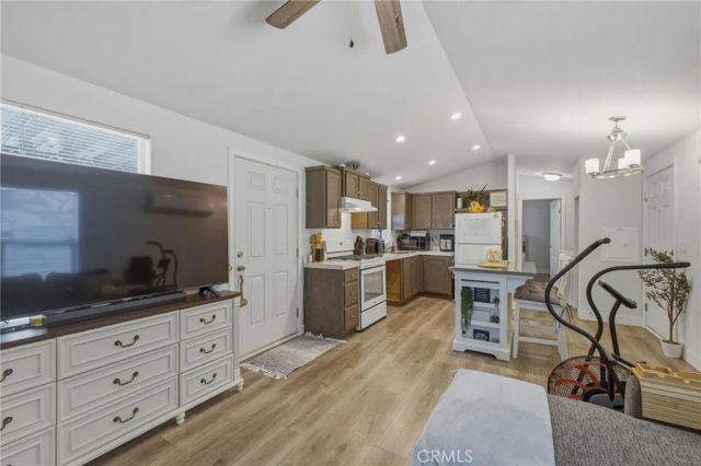 9873 Alder 4, Bloomington, CA 92316