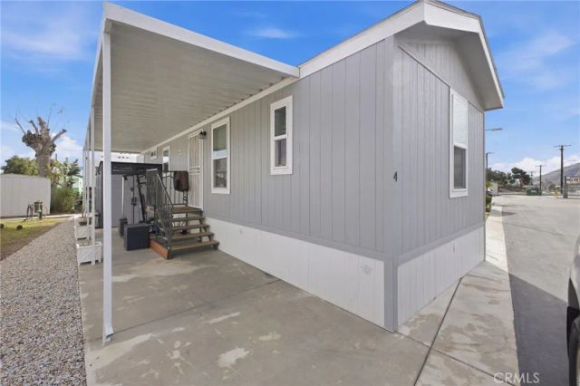 9873 Alder 4, Bloomington, CA 92316