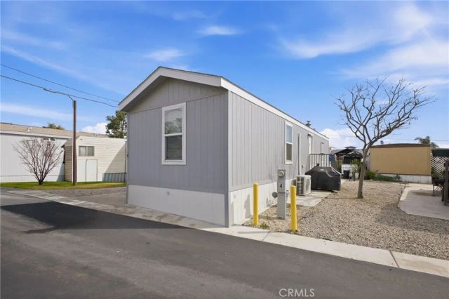 9873 Alder 4, Bloomington, CA 92316