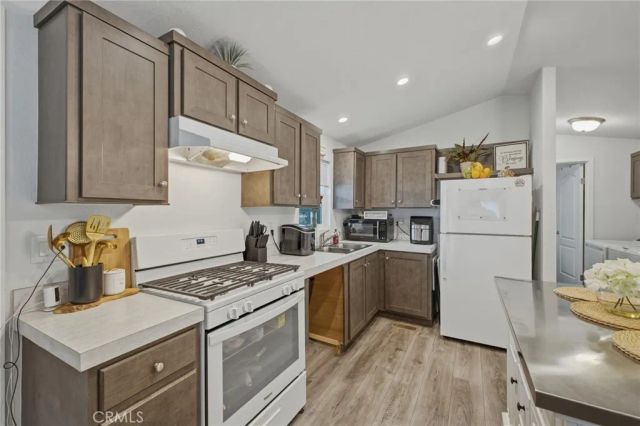 9873 Alder 4, Bloomington, CA 92316