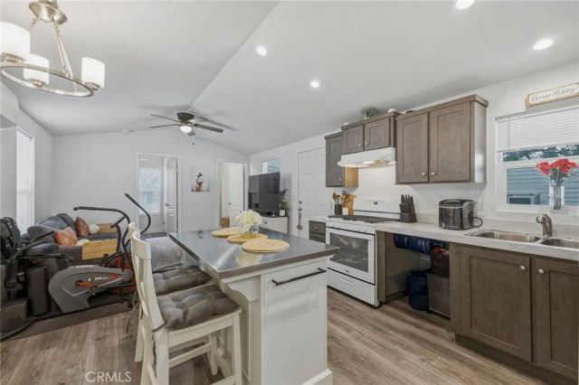 9873 Alder 4, Bloomington, CA 92316