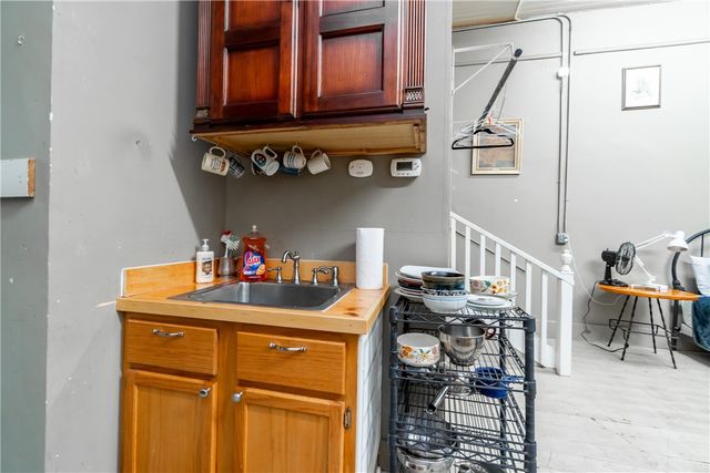 63 N Main Street, Eureka Springs, AR 72632