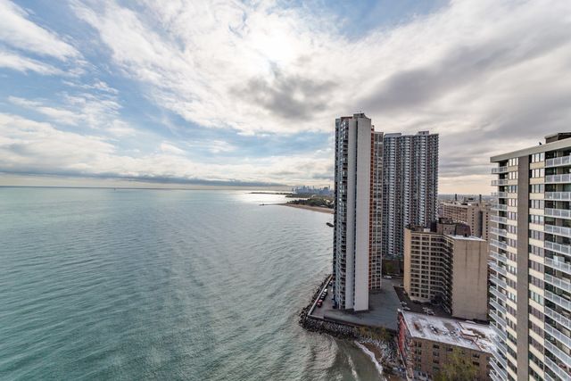 6157 N Sheridan Road 17E, Chicago, IL 60660