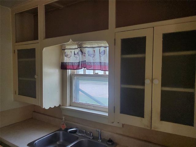 101 E 8th Street, Edmond, OK 73034