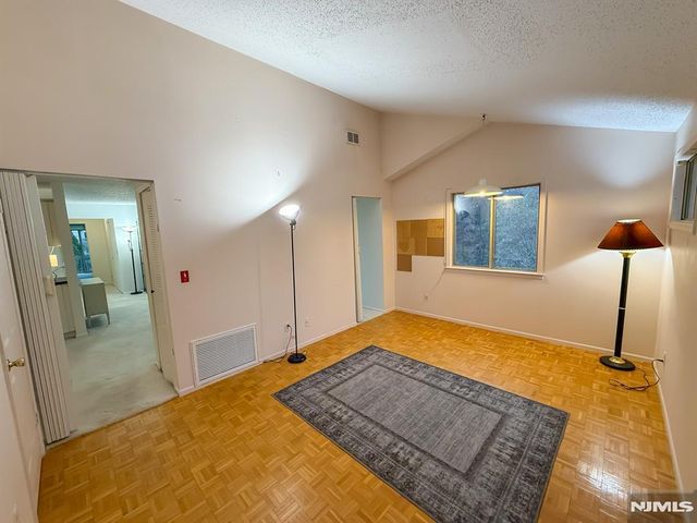 23 Karam Circle 3823, West Orange, NJ 07052